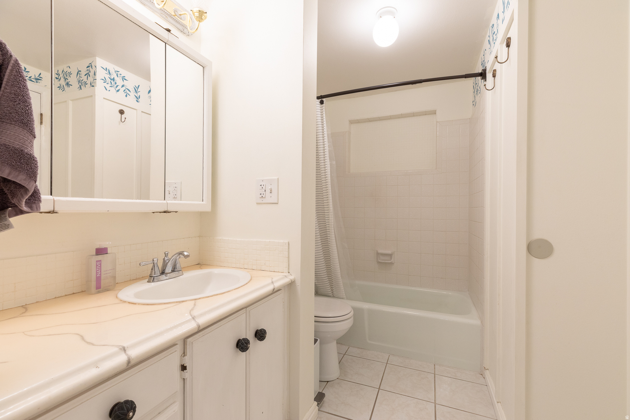 CLARMONT PLAZA - Residential