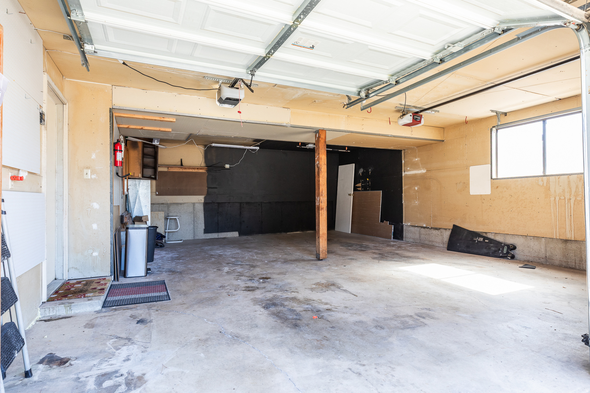 CLARMONT PLAZA - Residential