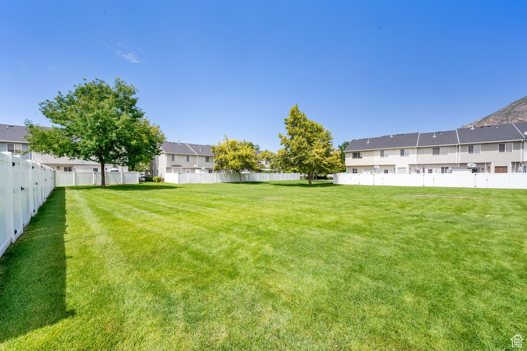 THE WILLOWS - Residential
