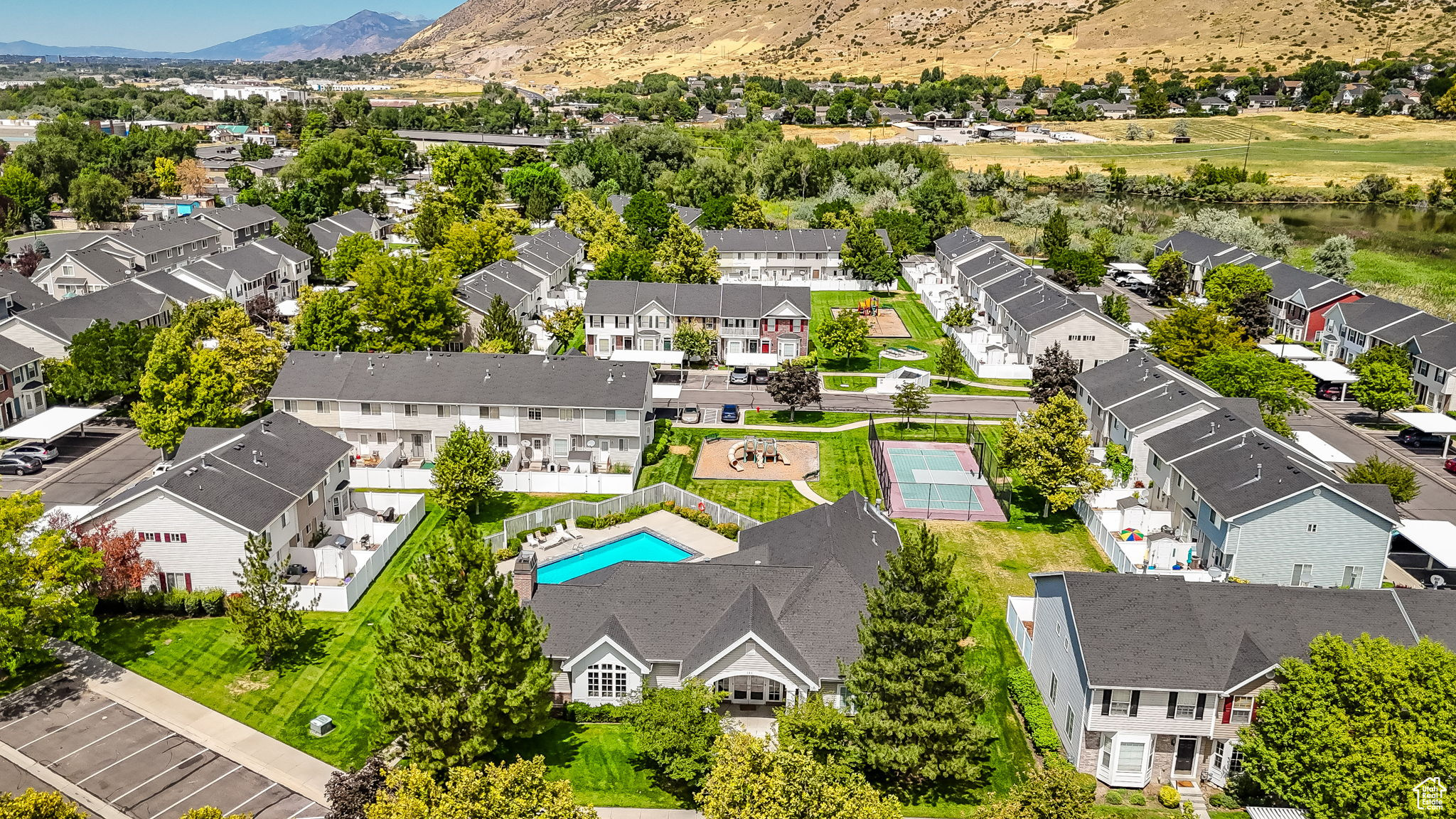THE WILLOWS - Residential