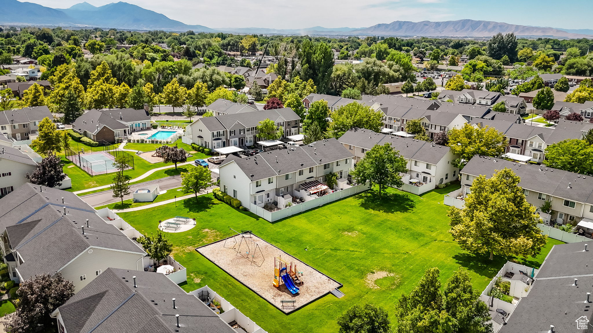 THE WILLOWS - Residential