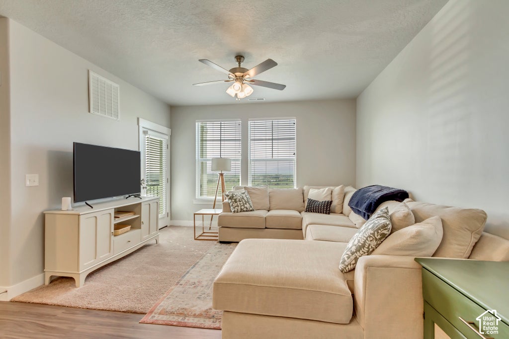 Photo of 927 W CORAL CHARM WAY #M202, Saratoga Springs, UT 84045 (MLS # 2189764)