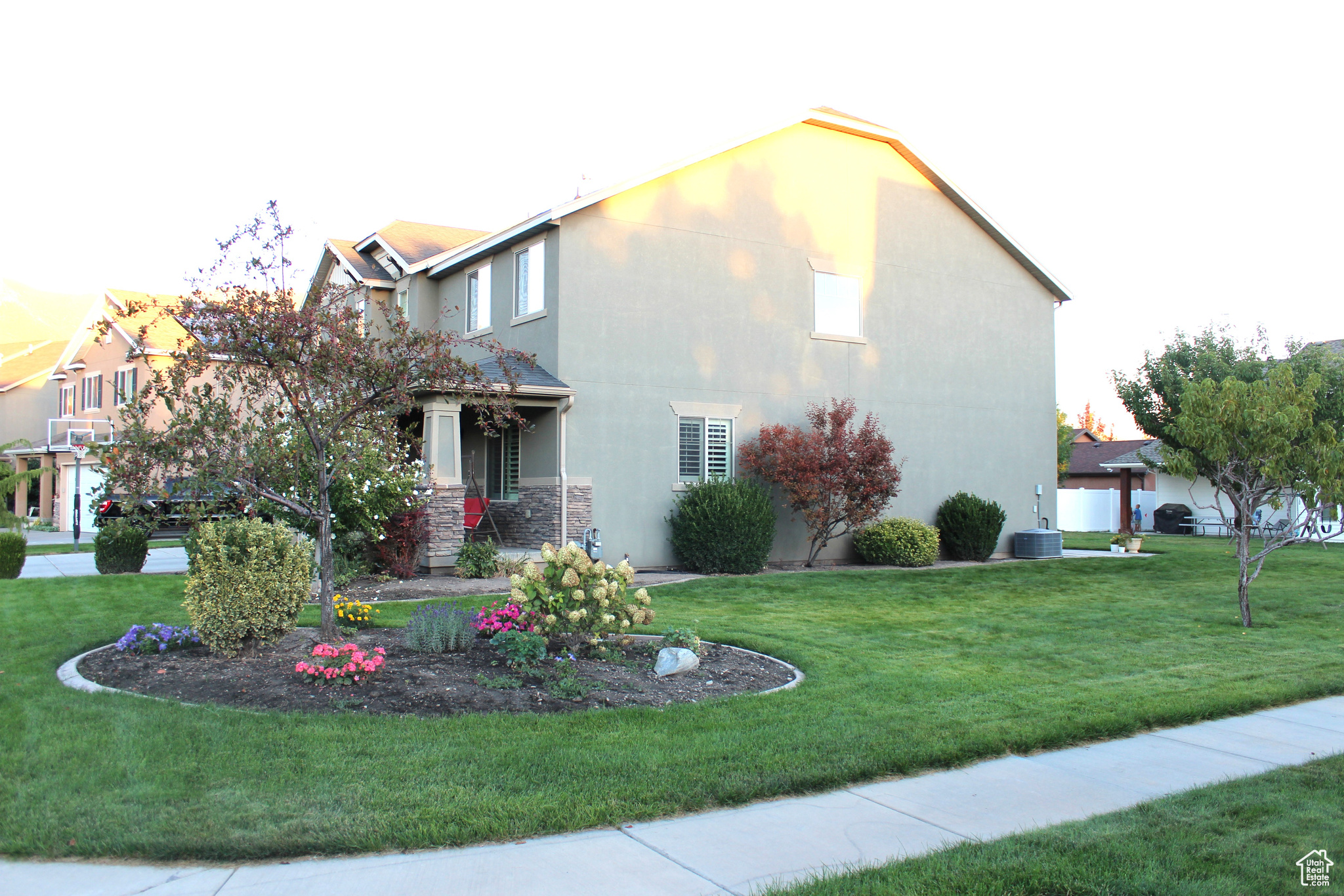 1463 Belmont Dr, Farmington, Utah image 3