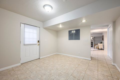 Tiny photo for 1930 E ASPEN LEAF PL, Draper, UT 84020 (MLS # 2153183)