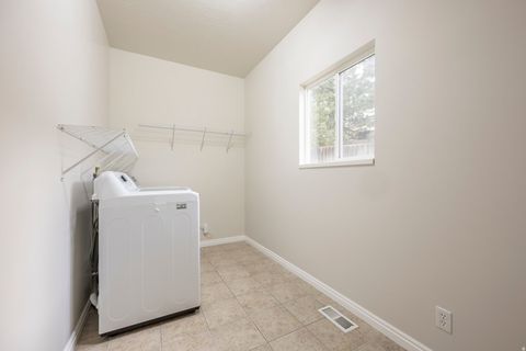 Tiny photo for 1930 E ASPEN LEAF PL, Draper, UT 84020 (MLS # 2153183)