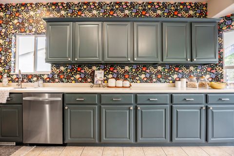 Tiny photo for 1930 E ASPEN LEAF PL, Draper, UT 84020 (MLS # 2153183)