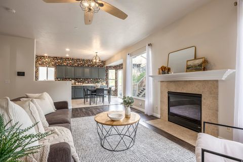 Tiny photo for 1930 E ASPEN LEAF PL, Draper, UT 84020 (MLS # 2153183)