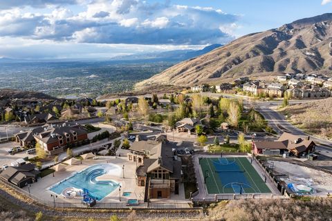 Tiny photo for 1930 E ASPEN LEAF PL, Draper, UT 84020 (MLS # 2153183)