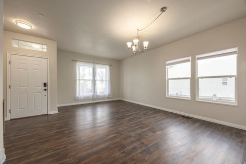 Tiny photo for 1930 E ASPEN LEAF PL, Draper, UT 84020 (MLS # 2153183)