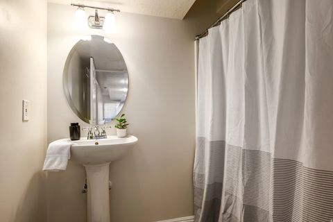 Tiny photo for 1930 E ASPEN LEAF PL, Draper, UT 84020 (MLS # 2153183)