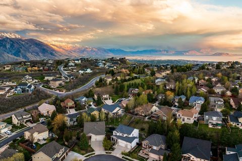 Tiny photo for 1930 E ASPEN LEAF PL, Draper, UT 84020 (MLS # 2153183)