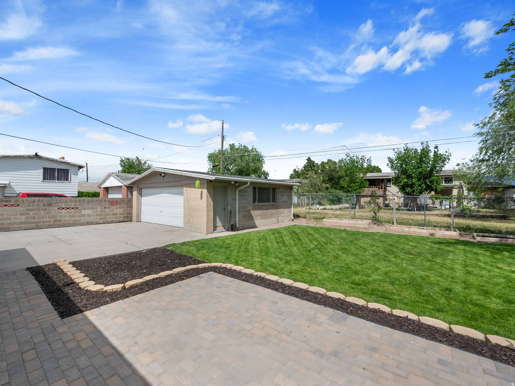 MAPLE MEADOWS - Residential