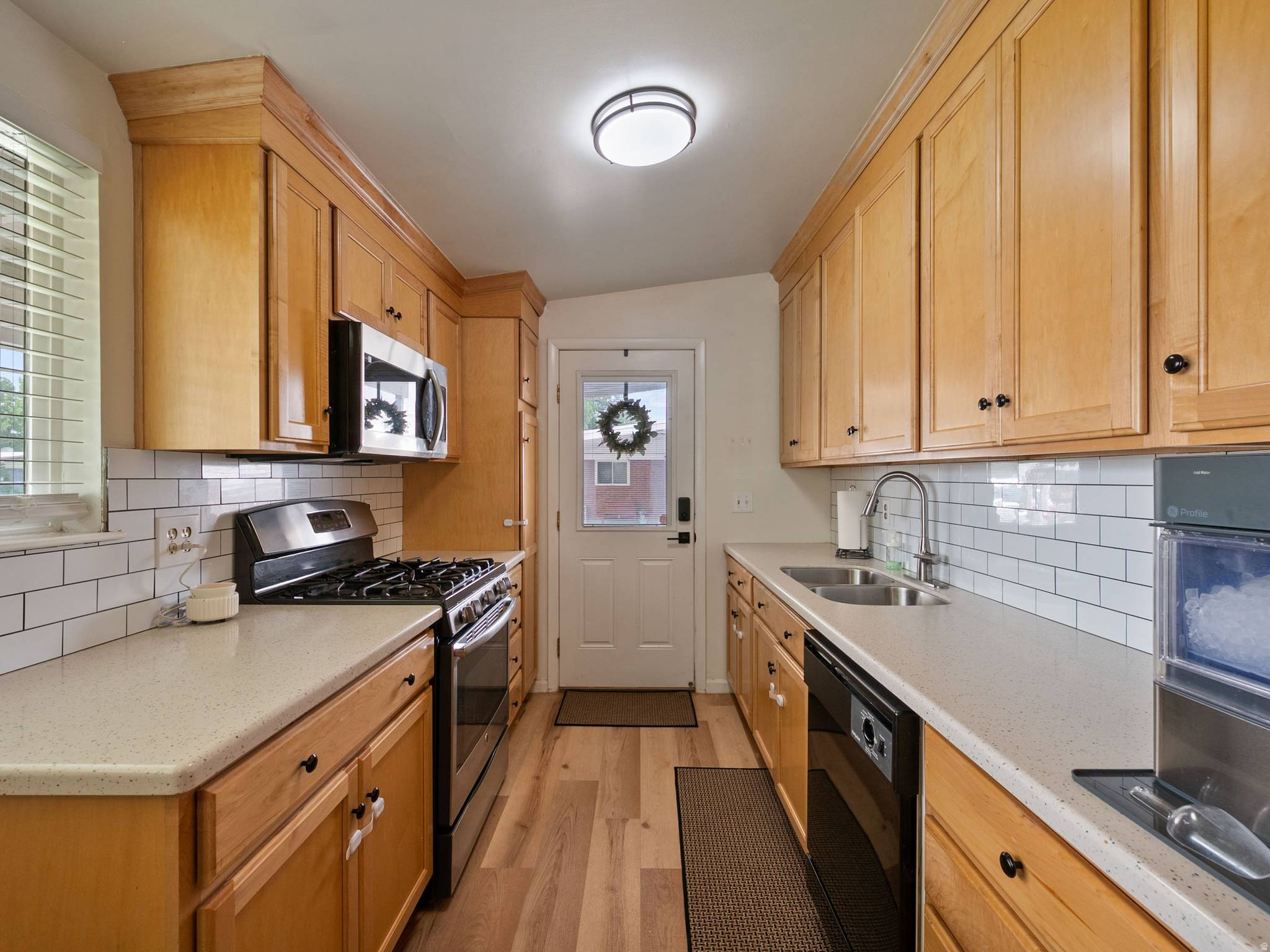 MAPLE MEADOWS - Residential