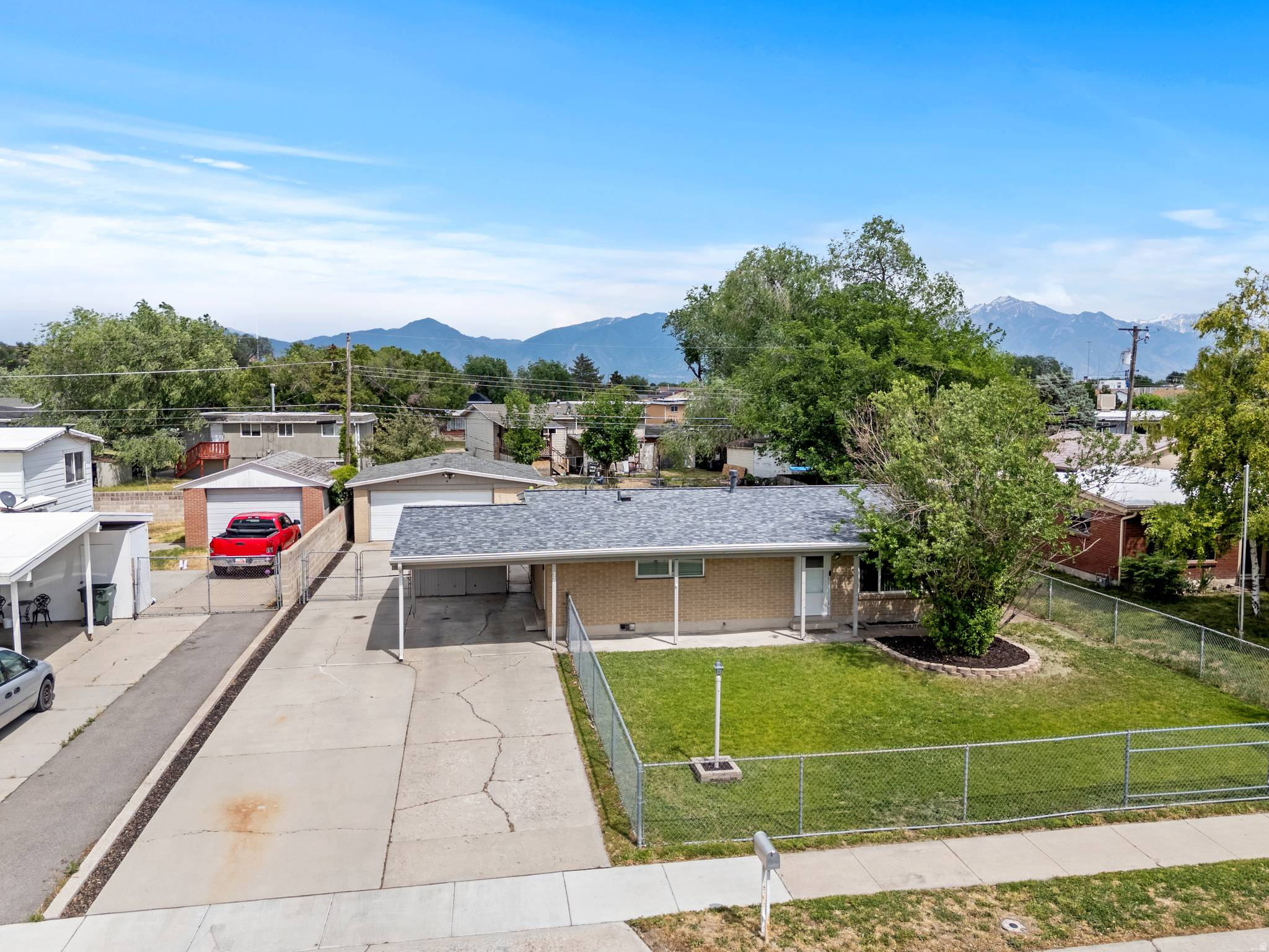 MAPLE MEADOWS - Residential