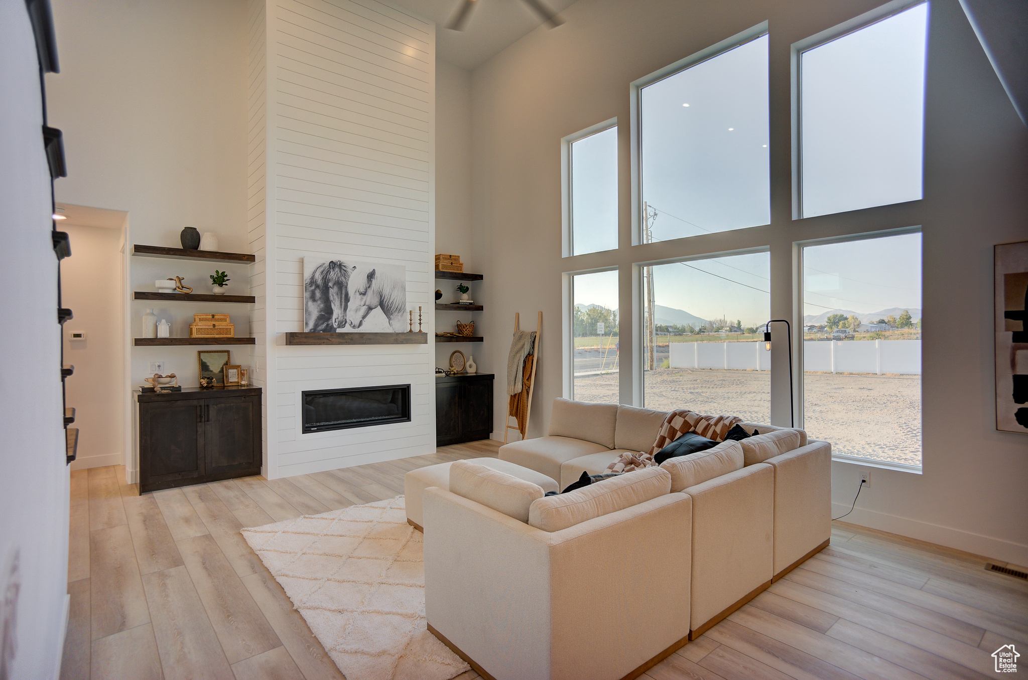 COWBOY ESTATES - Residential