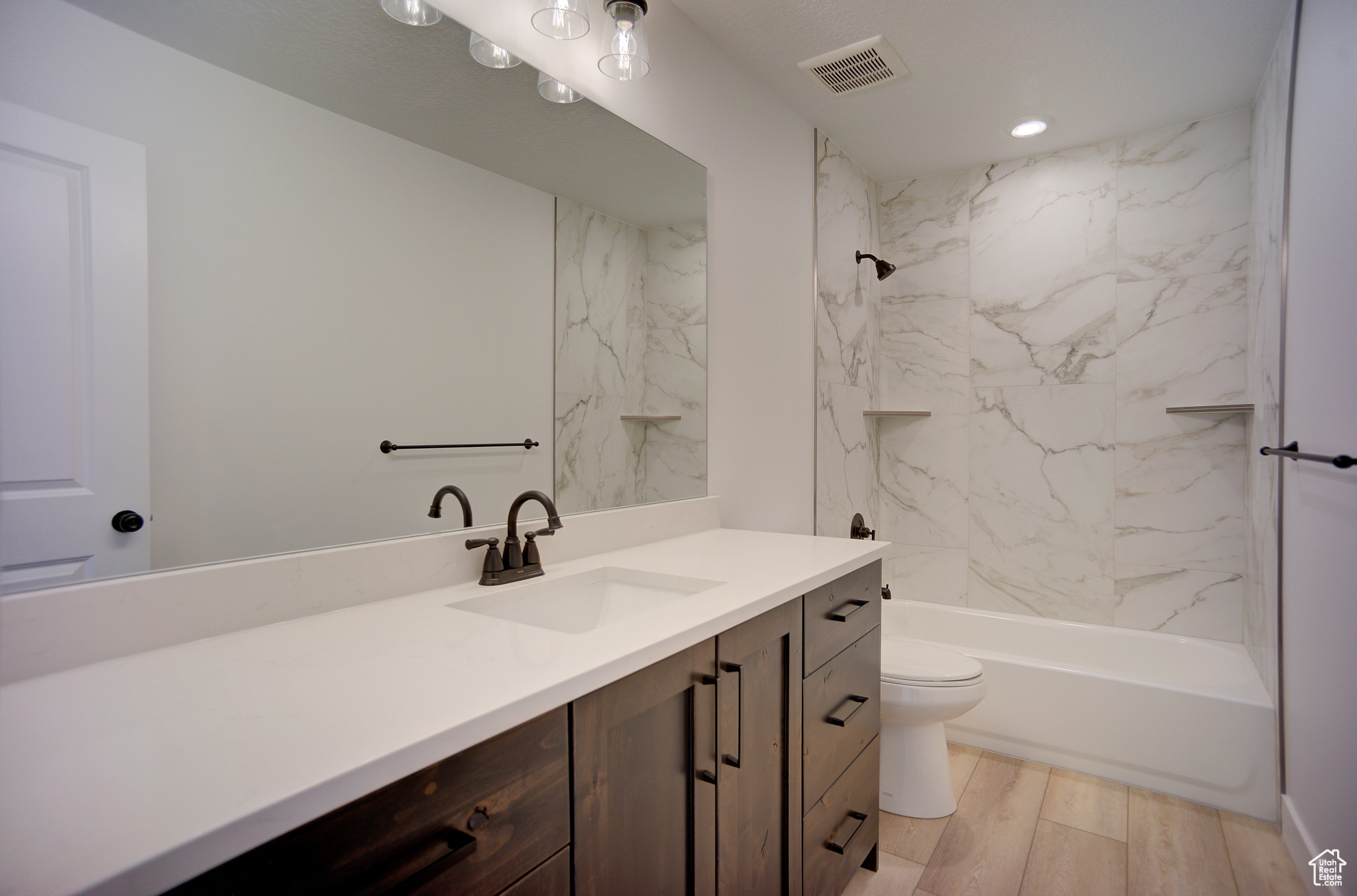 COWBOY ESTATES - Residential