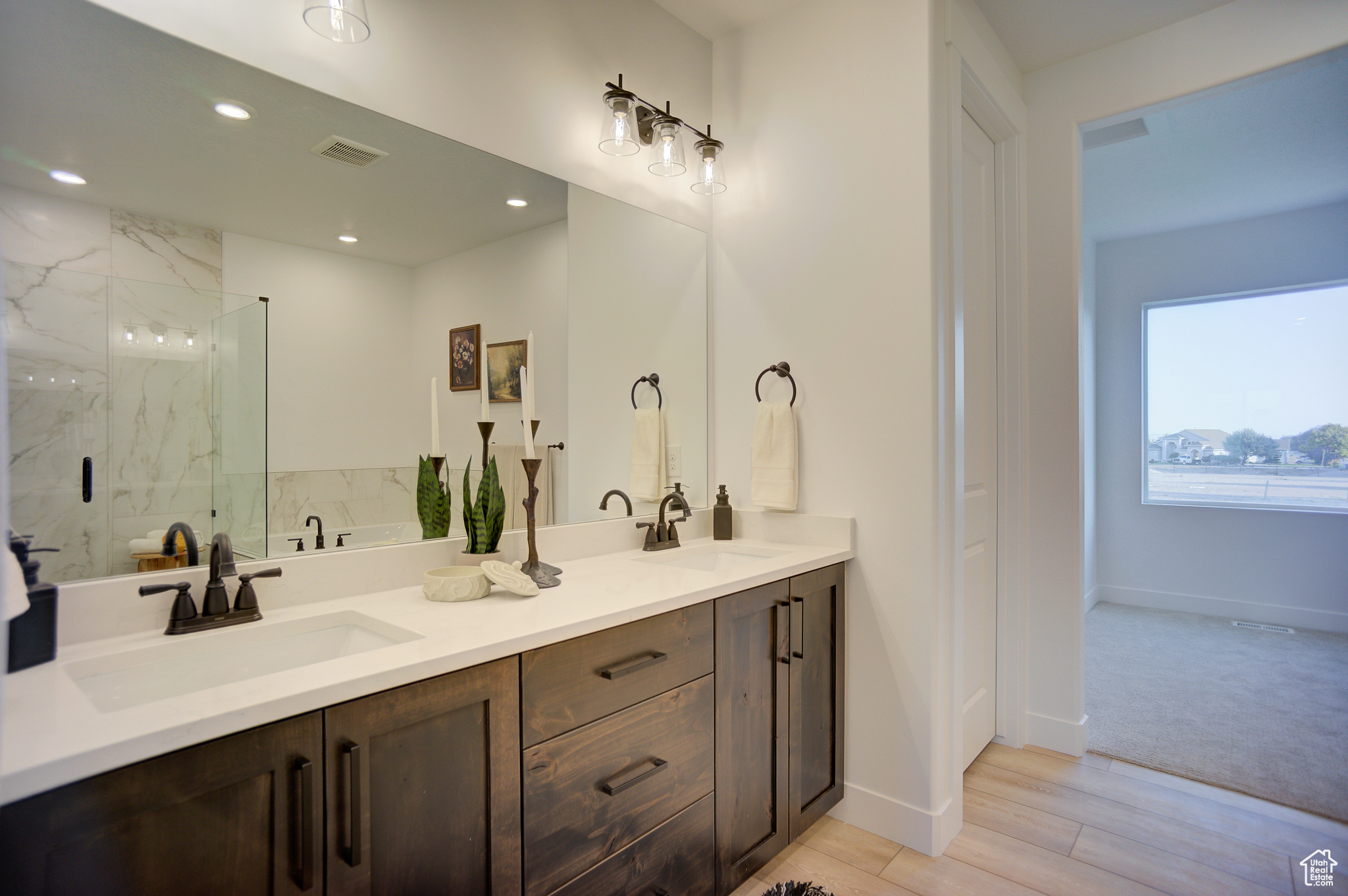 COWBOY ESTATES - Residential