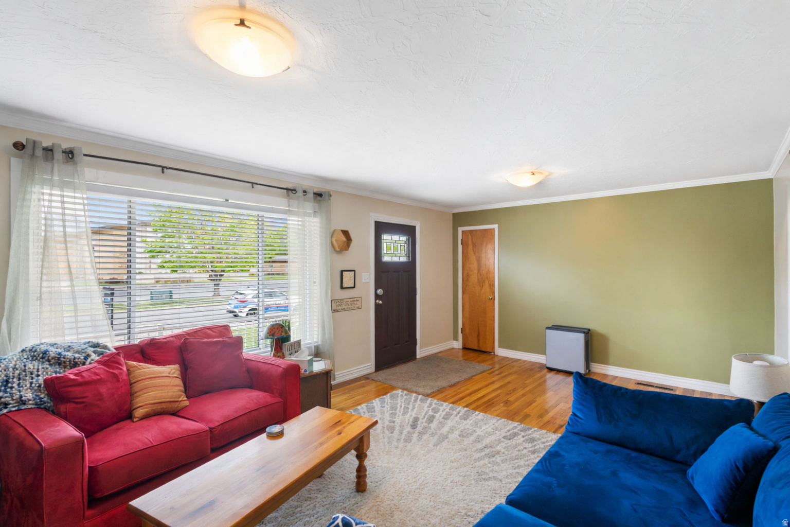 LYNN JEAN - Residential