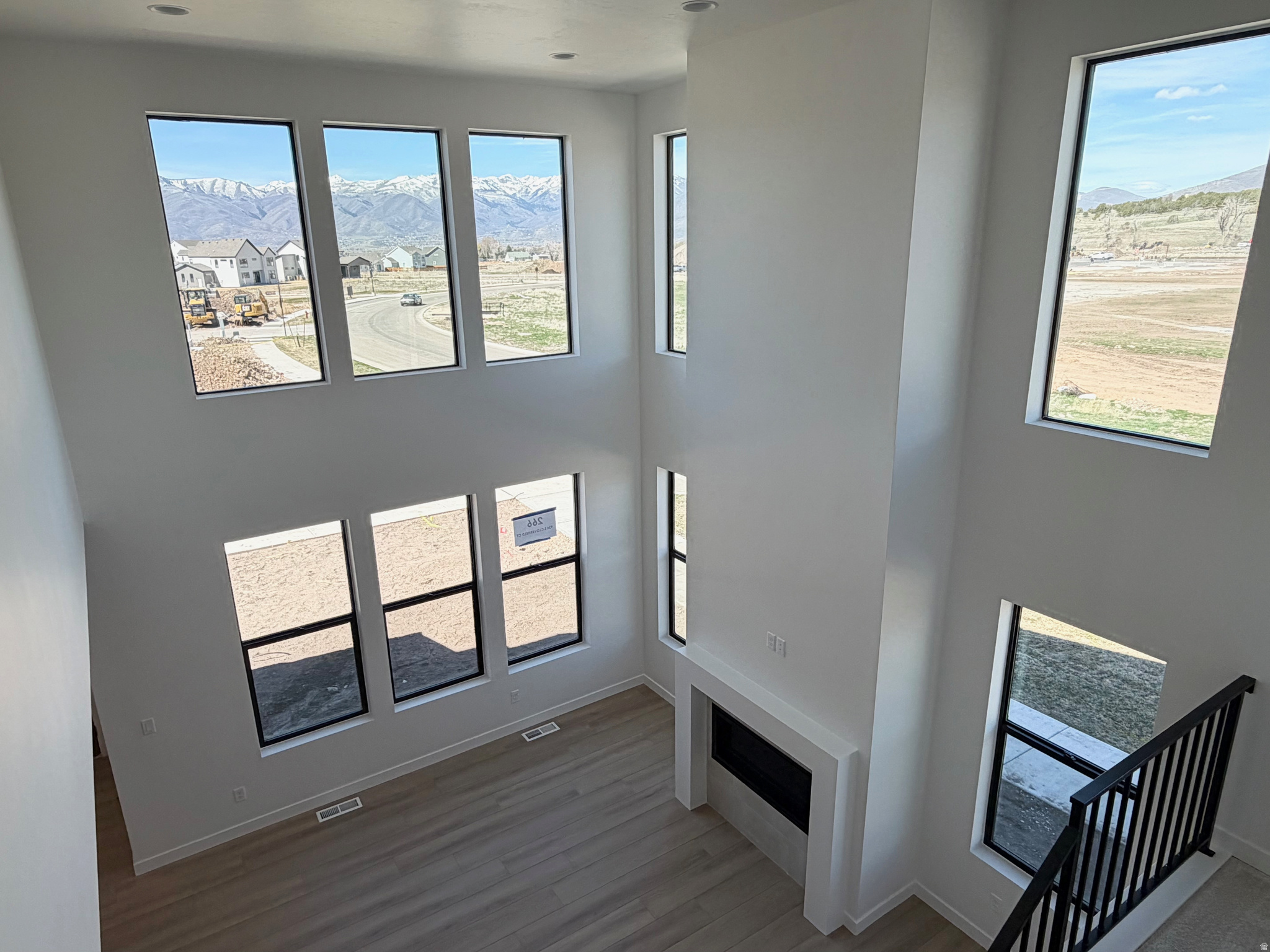 THE CROSSING - Residential