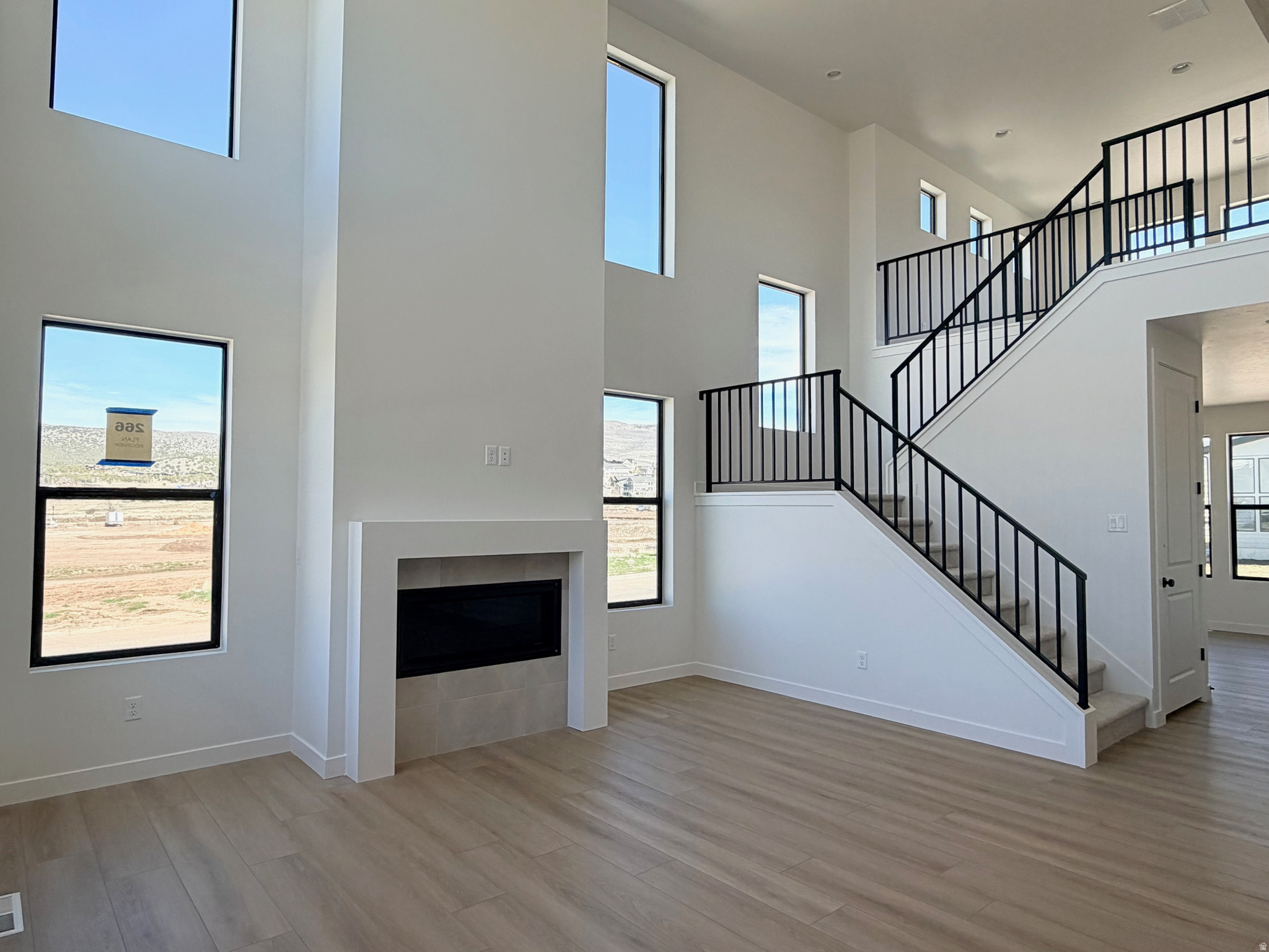 THE CROSSING - Residential