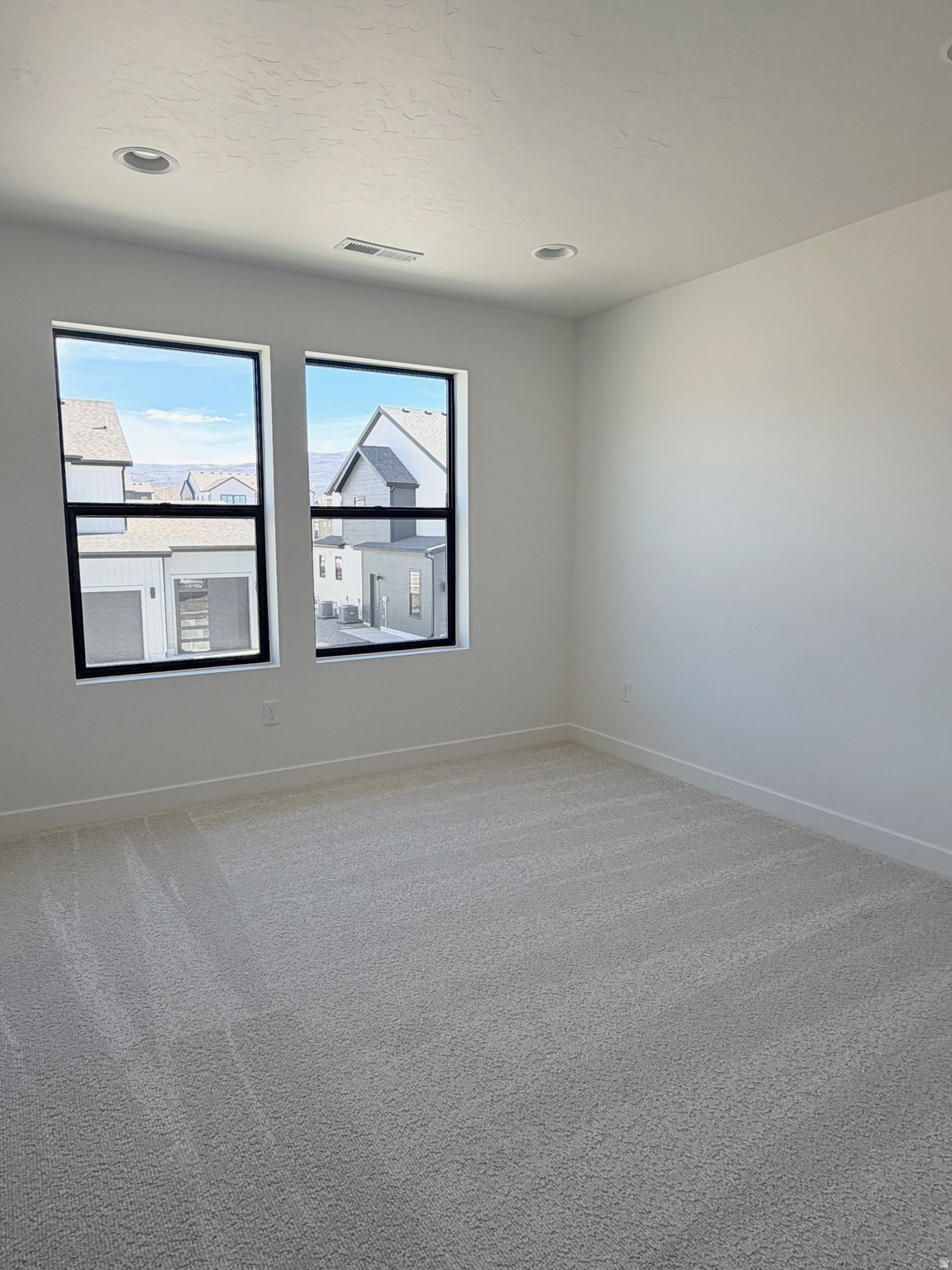 THE CROSSING - Residential