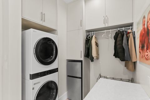 Tiny photo for 1354 S 800 E, Mapleton, UT 84664 (MLS # 2142607)