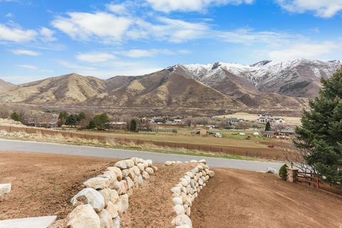 Tiny photo for 1354 S 800 E, Mapleton, UT 84664 (MLS # 2142607)