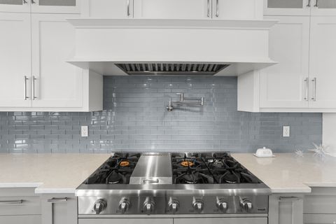 Tiny photo for 1354 S 800 E, Mapleton, UT 84664 (MLS # 2142607)