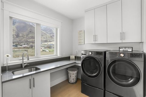 Tiny photo for 1354 S 800 E, Mapleton, UT 84664 (MLS # 2142607)