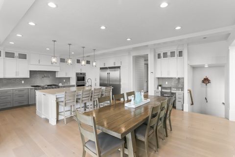 Tiny photo for 1354 S 800 E, Mapleton, UT 84664 (MLS # 2142607)