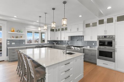 Tiny photo for 1354 S 800 E, Mapleton, UT 84664 (MLS # 2142607)