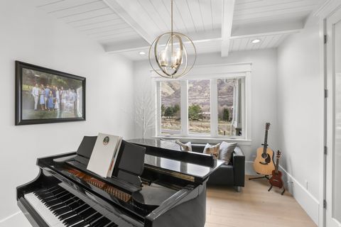 Tiny photo for 1354 S 800 E, Mapleton, UT 84664 (MLS # 2142607)