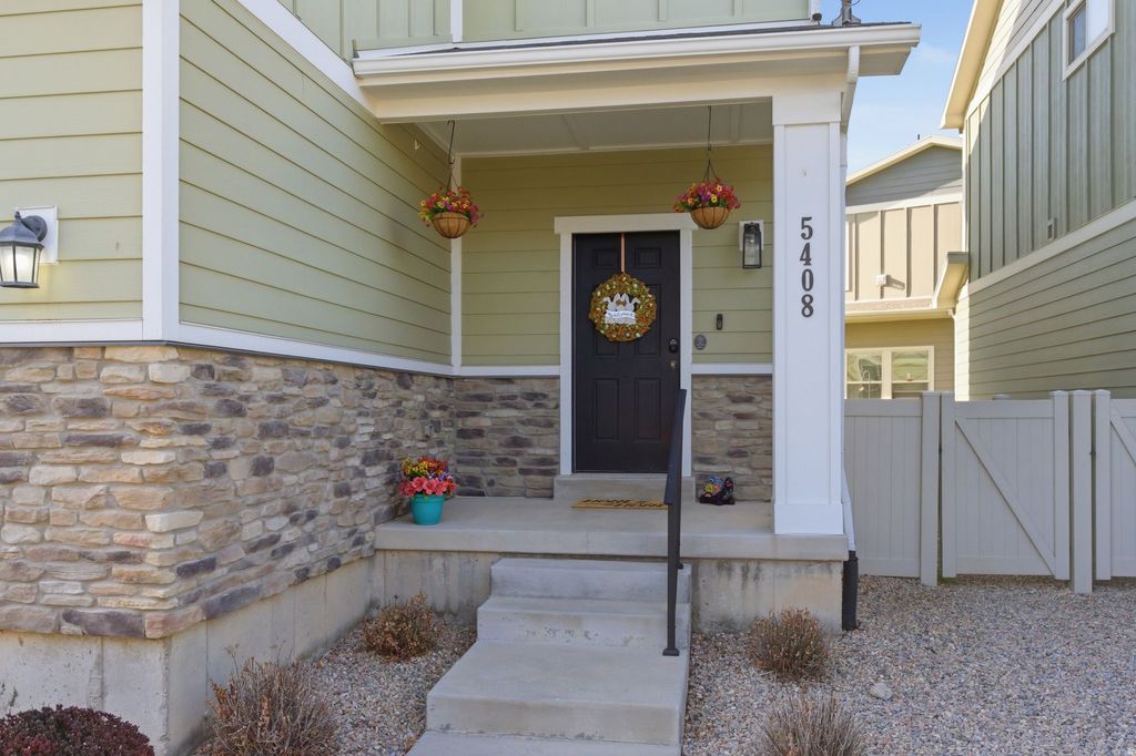 Photo of 5408 W CHERRY BREEZE CT, Herriman, UT 84096 (MLS # 2145500)