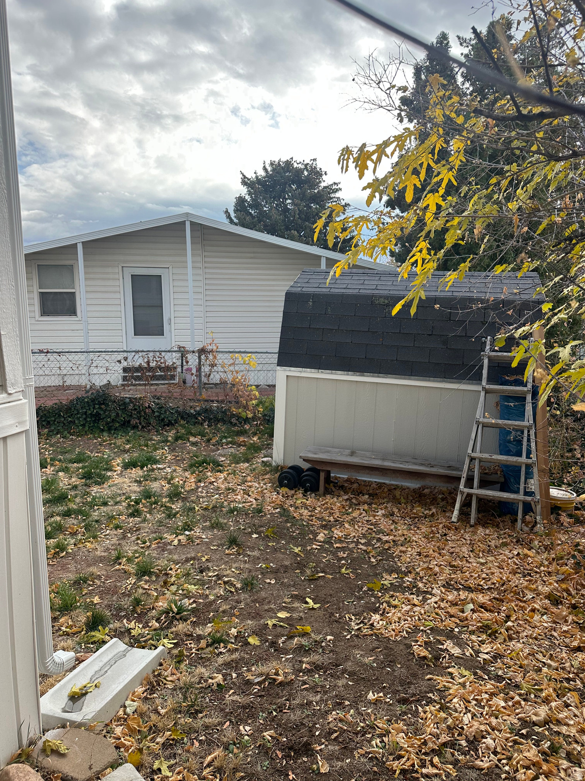 ROLLING HILLS ESTATE - Residential