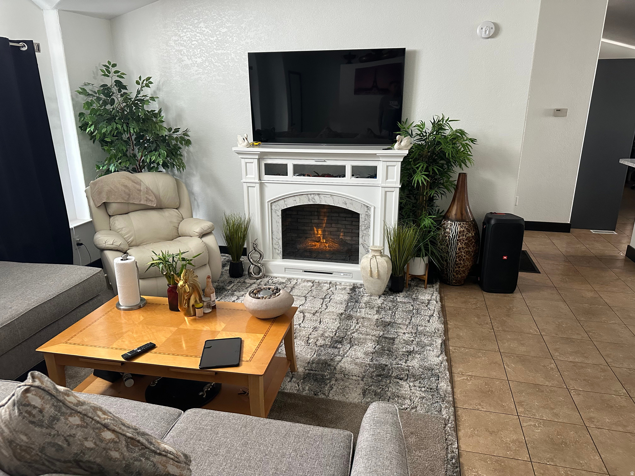 ROLLING HILLS ESTATE - Residential