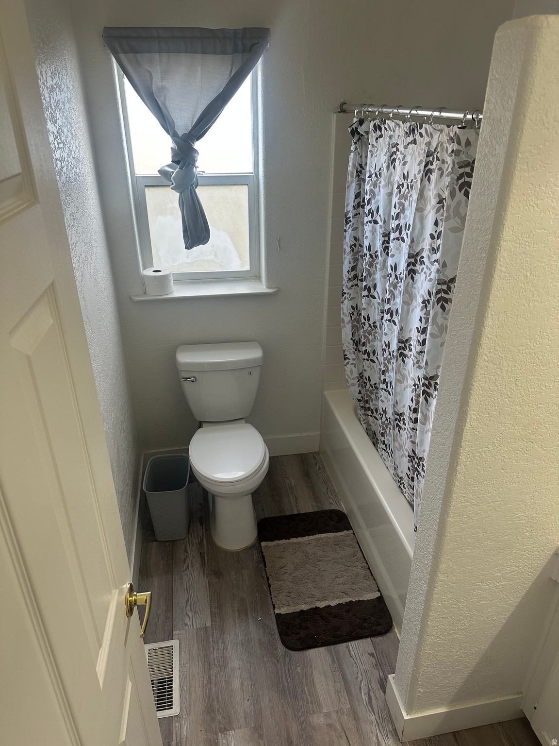 ROLLING HILLS ESTATE - Residential