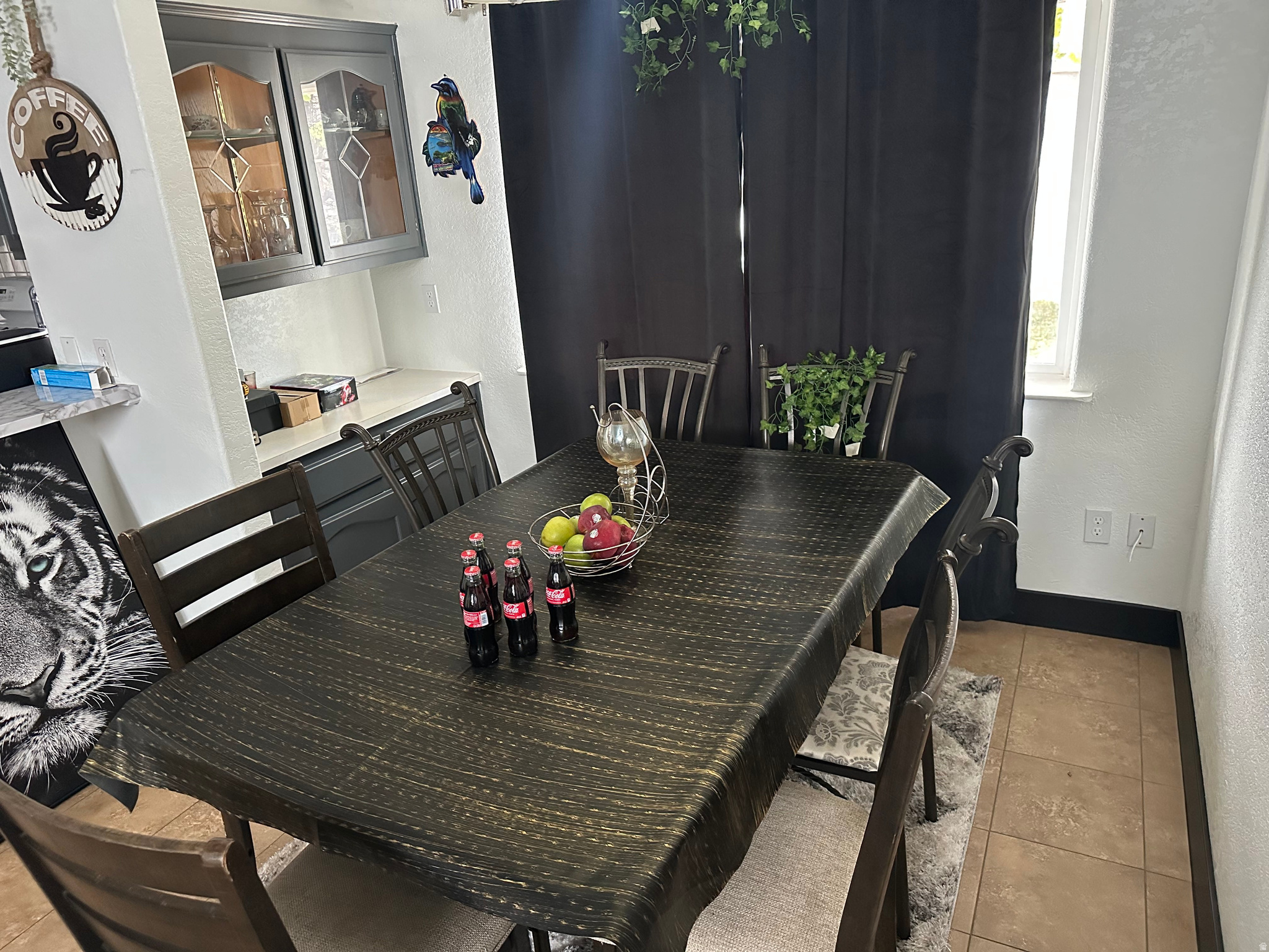 ROLLING HILLS ESTATE - Residential