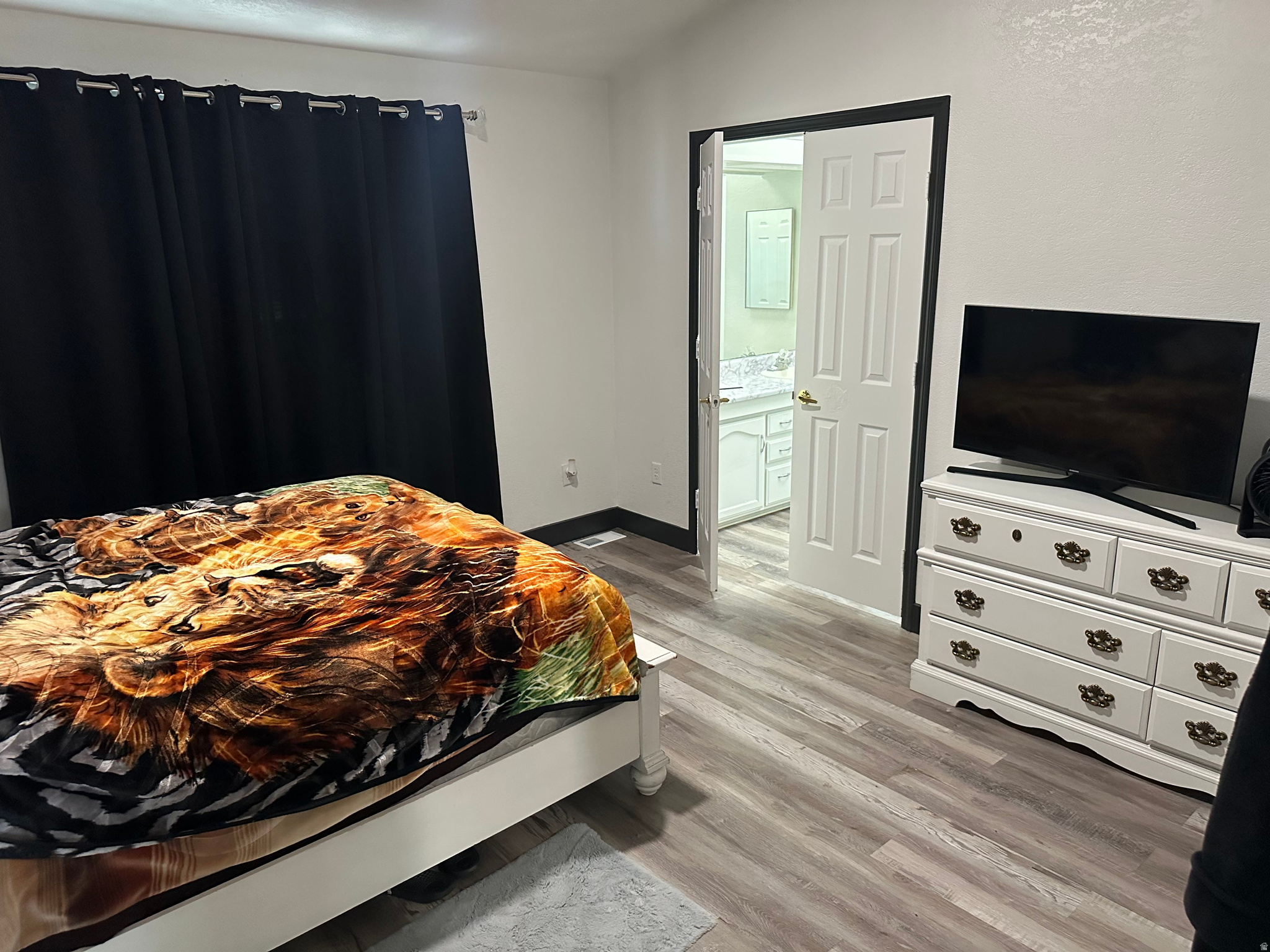 ROLLING HILLS ESTATE - Residential