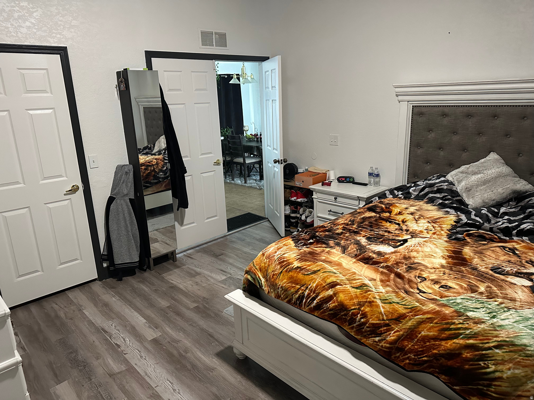 ROLLING HILLS ESTATE - Residential