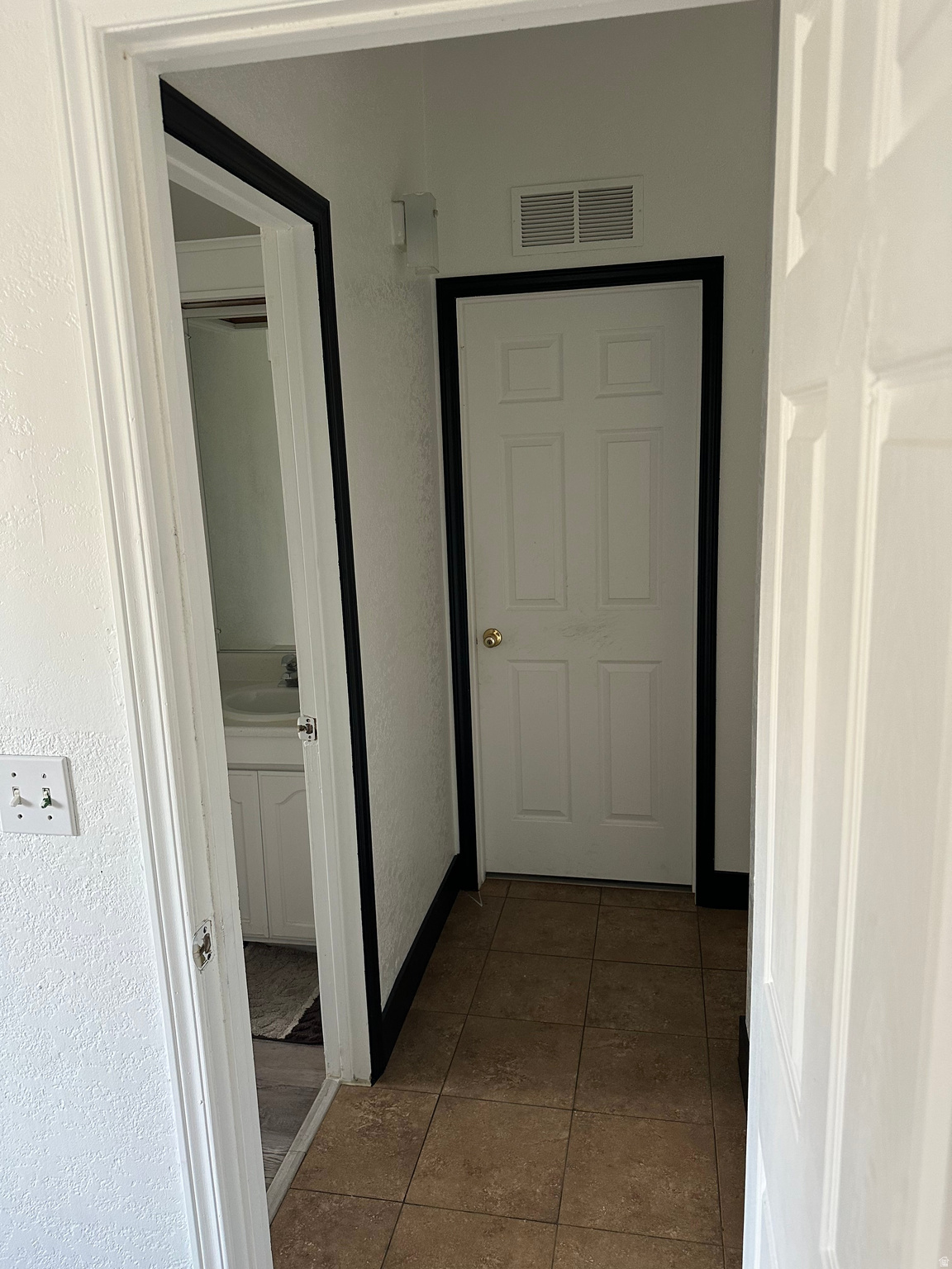 ROLLING HILLS ESTATE - Residential