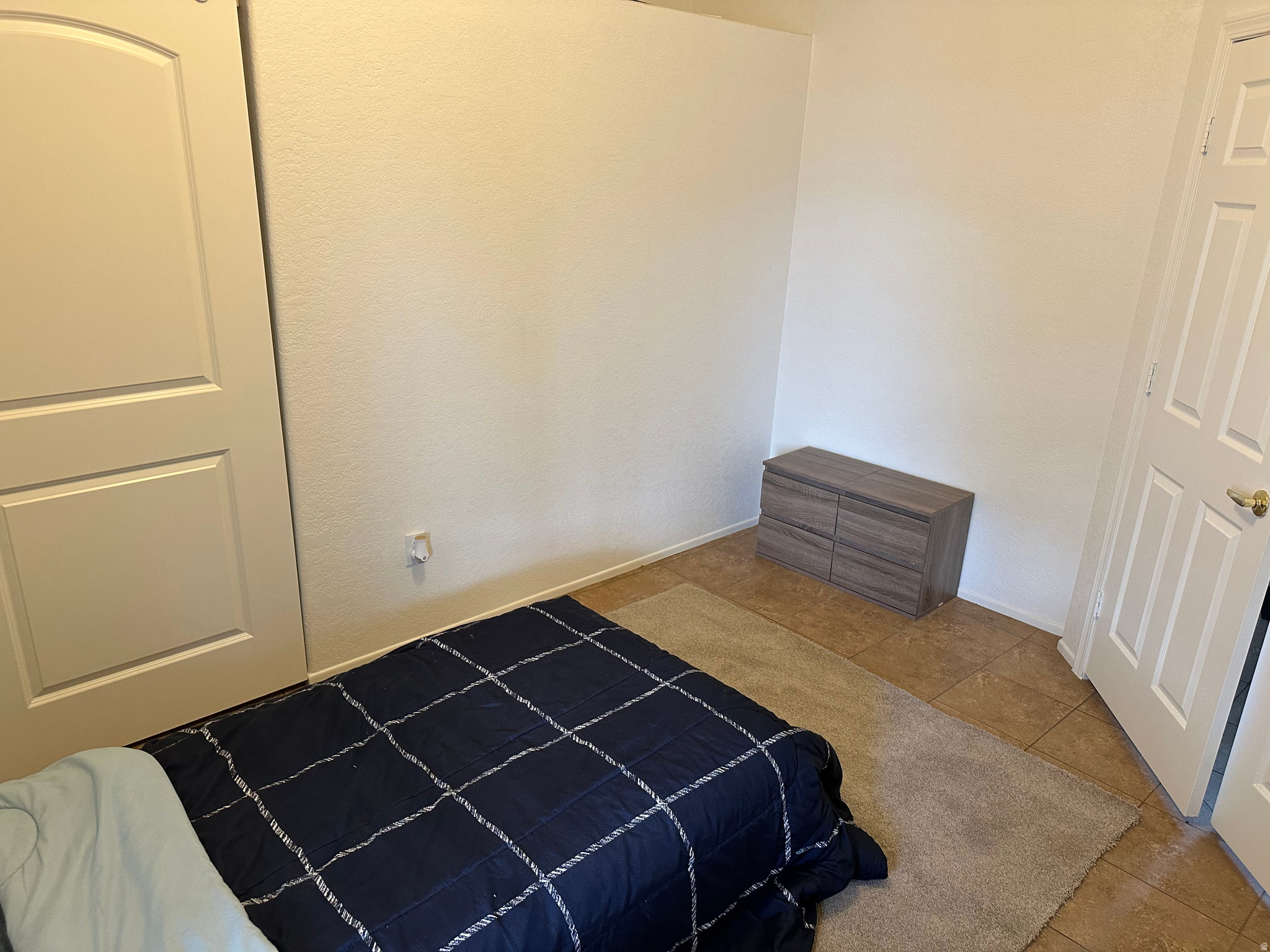 ROLLING HILLS ESTATE - Residential