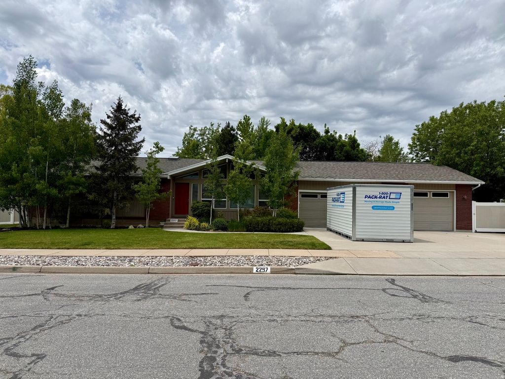 Photo of 2297 JONI DR, Layton, UT 84040 (MLS # 2157672)