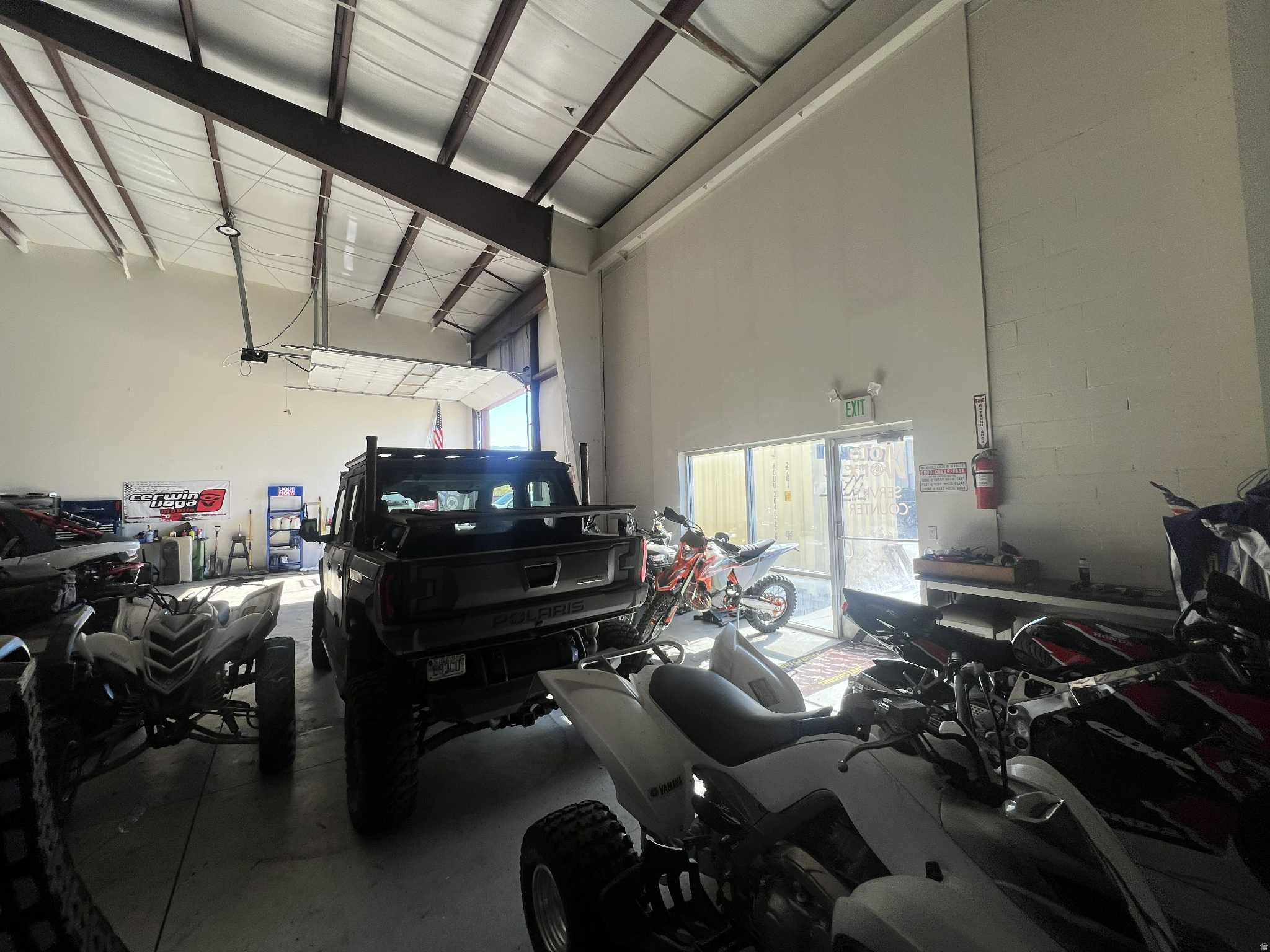 OGDEN INDUSTRIAL PARK - Commercial Lease