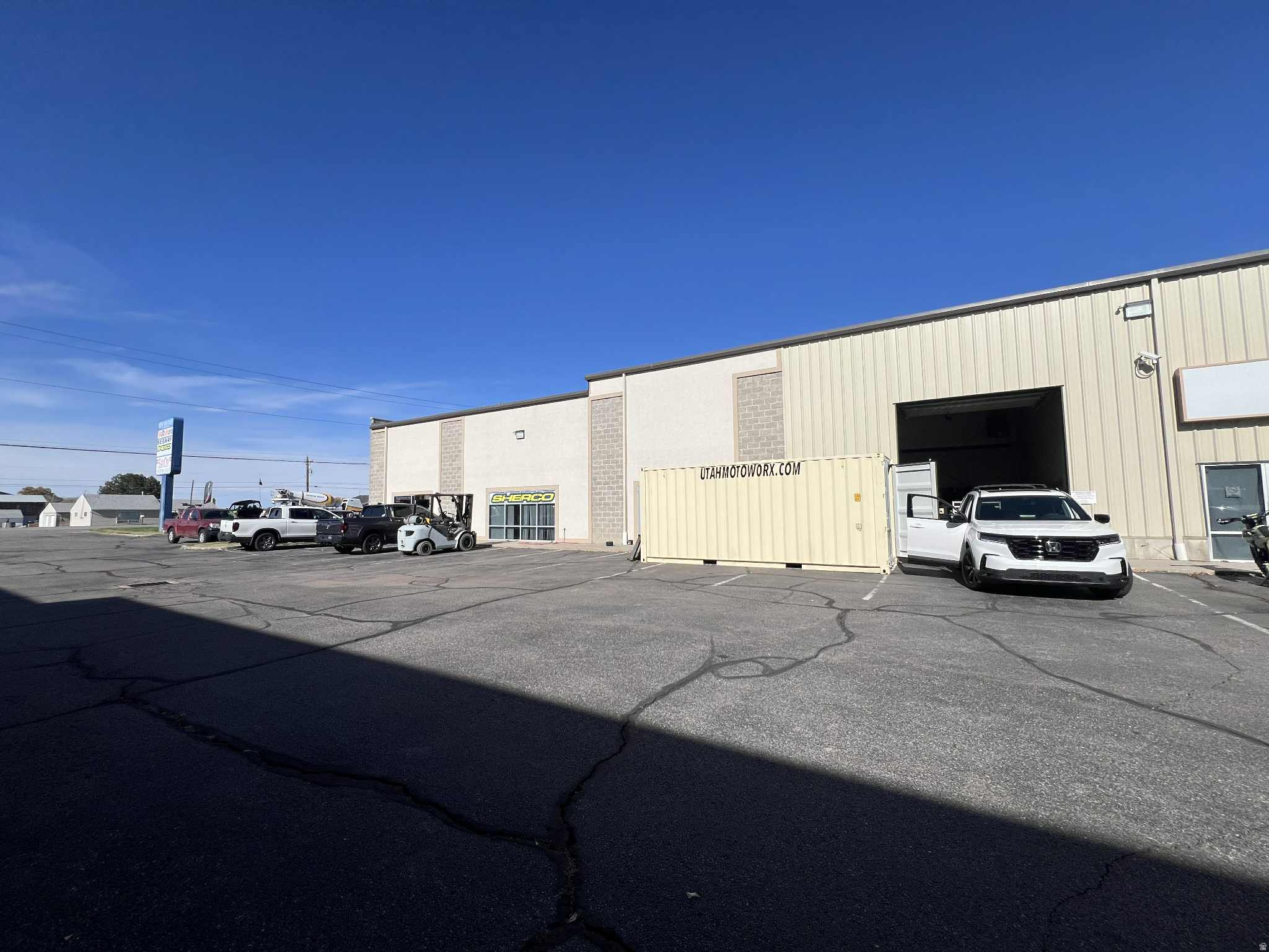 OGDEN INDUSTRIAL PARK - Commercial Lease