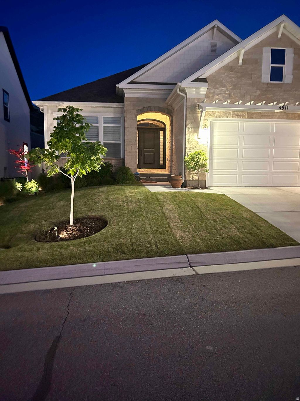 Photo of 4911 W UPPER BEND DR S, Herriman, UT 84096 (MLS # 2141738)