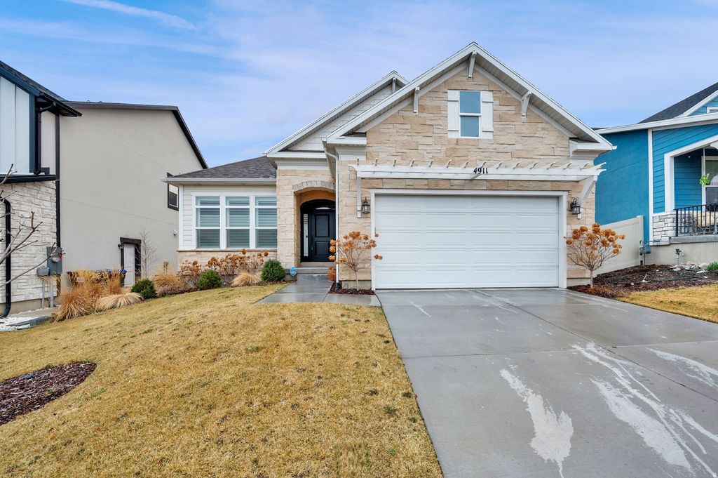 Photo of 4911 W UPPER BEND DR S, Herriman, UT 84096 (MLS # 2141738)