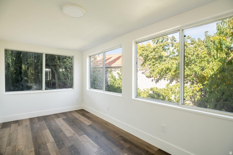 KINGS ROW EST 1 - Residential