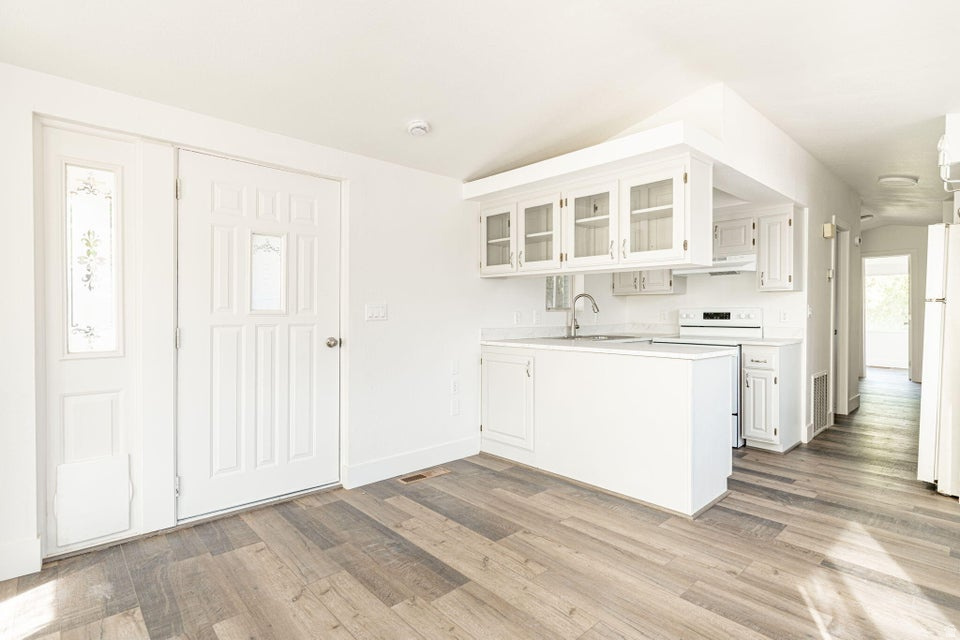 KINGS ROW EST 1 - Residential