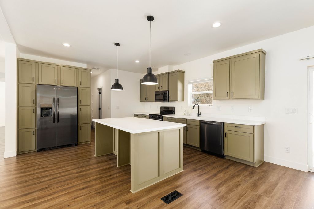 Photo of 447 E NEWEL AVE, Hildale, UT 84784 (MLS # 2143674)