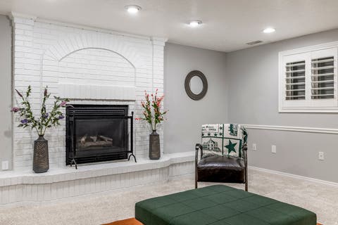 Tiny photo for 402 E ALICE MAE CIR, Farmington, UT 84025 (MLS # 2167524)
